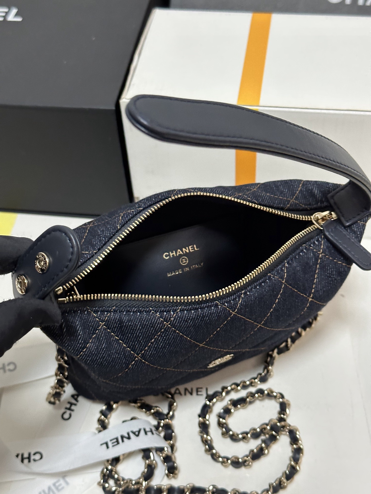 💥Chanel 261 Dark Blue Denim R&B Box Bag Limited Edition (26 items)