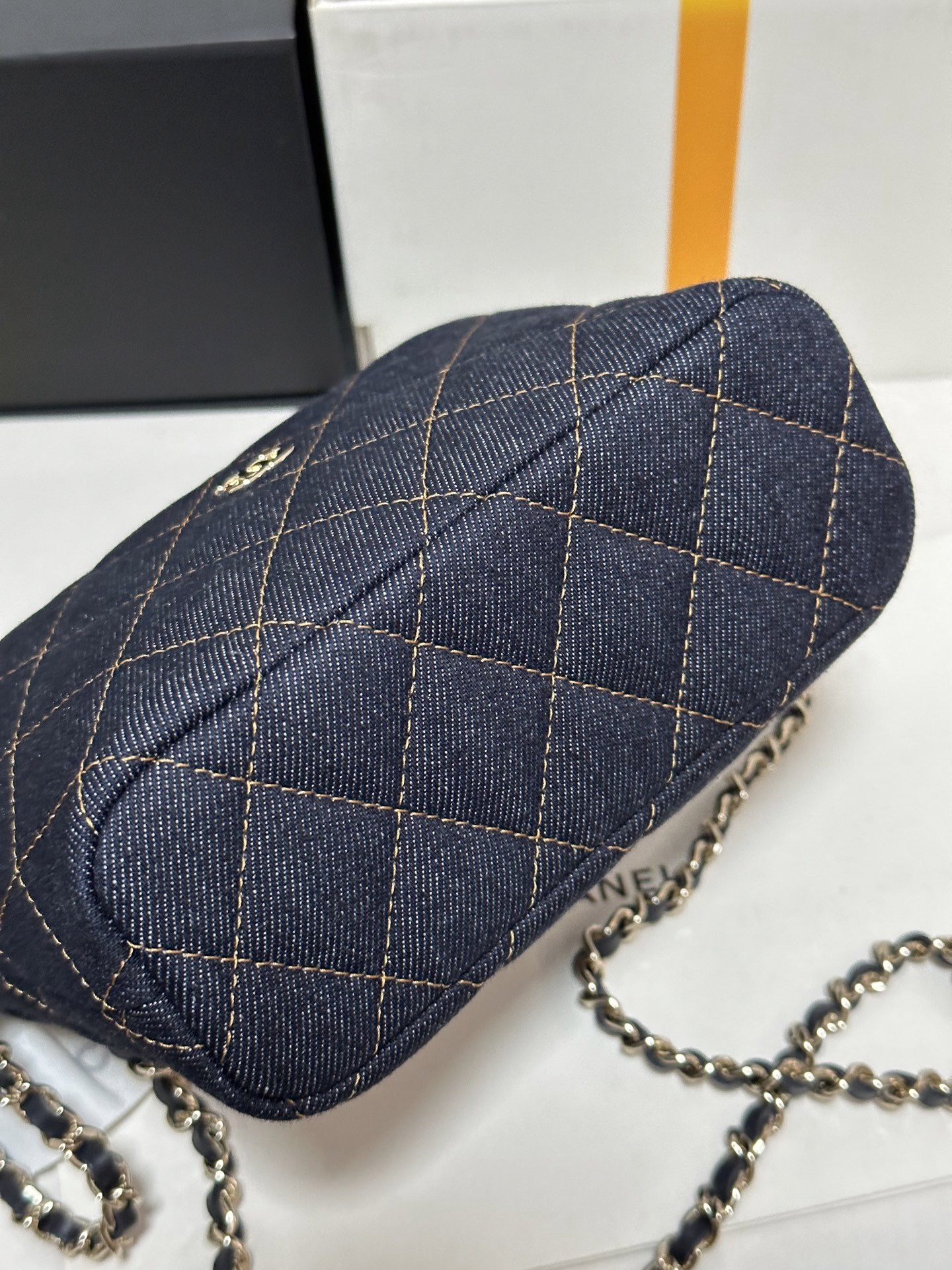 💥Chanel 261 Dark Blue Denim R&B Box Bag Limited Edition (26 items)