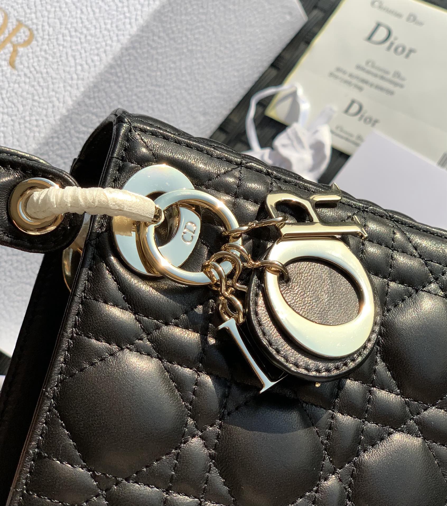 Dior three-compartment enamel buckle, black, in stock.