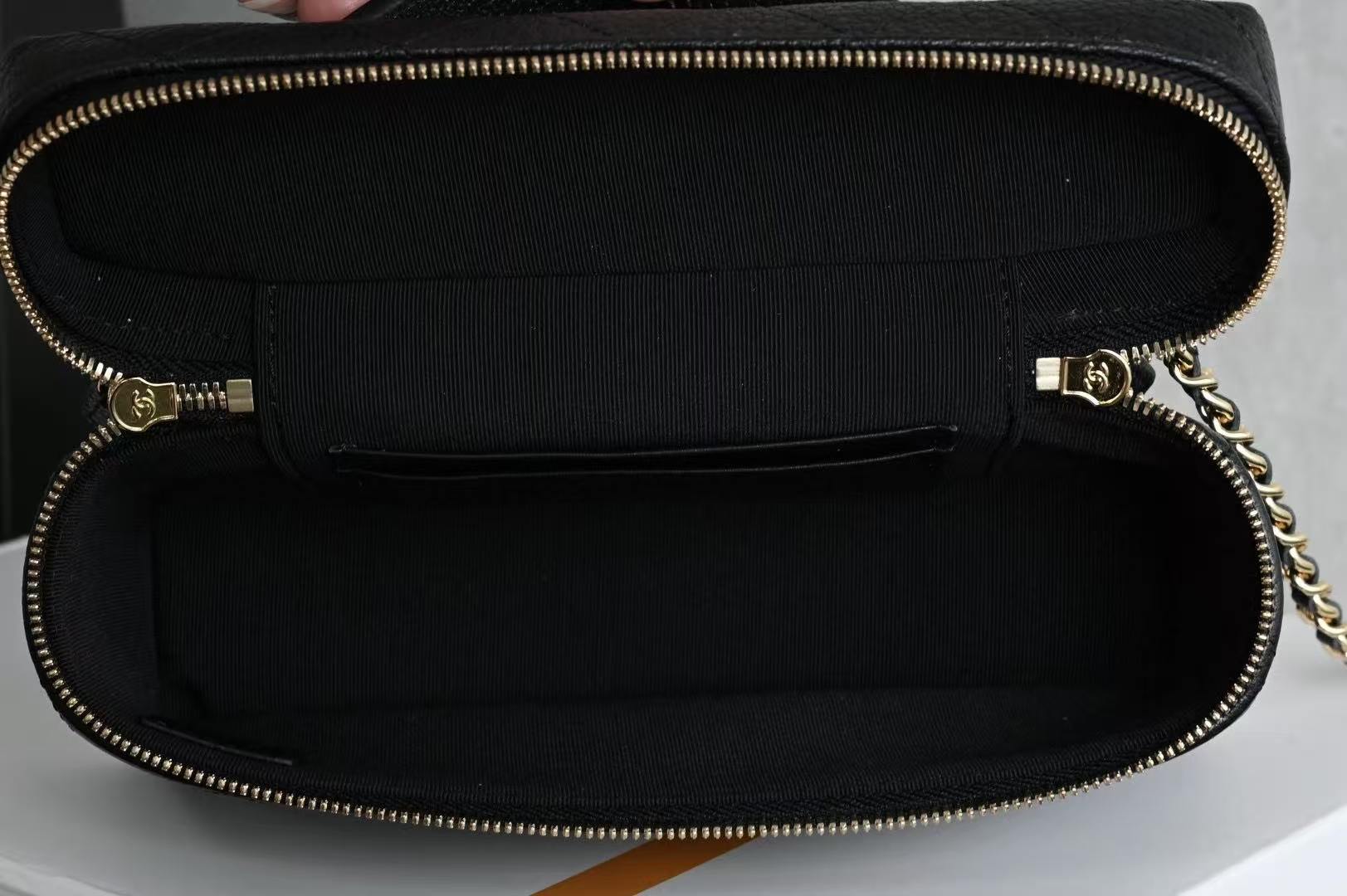 ✨New Arrival, In Stock✨ 26S Original L Box👛