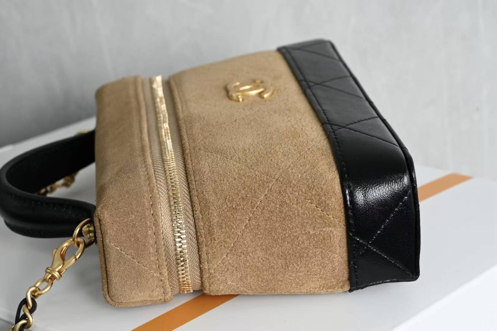 26Ss Suede Gray and Black LP Box Bagv