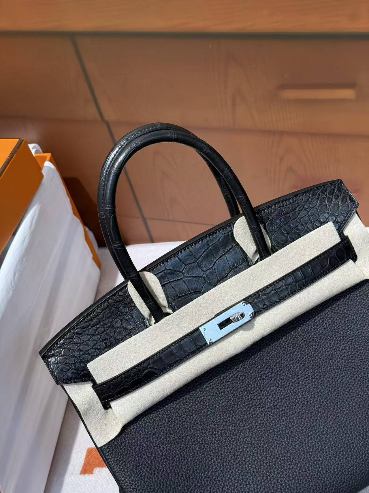 30 Platinum Touch Matte American Togo Black with Silver Buckle