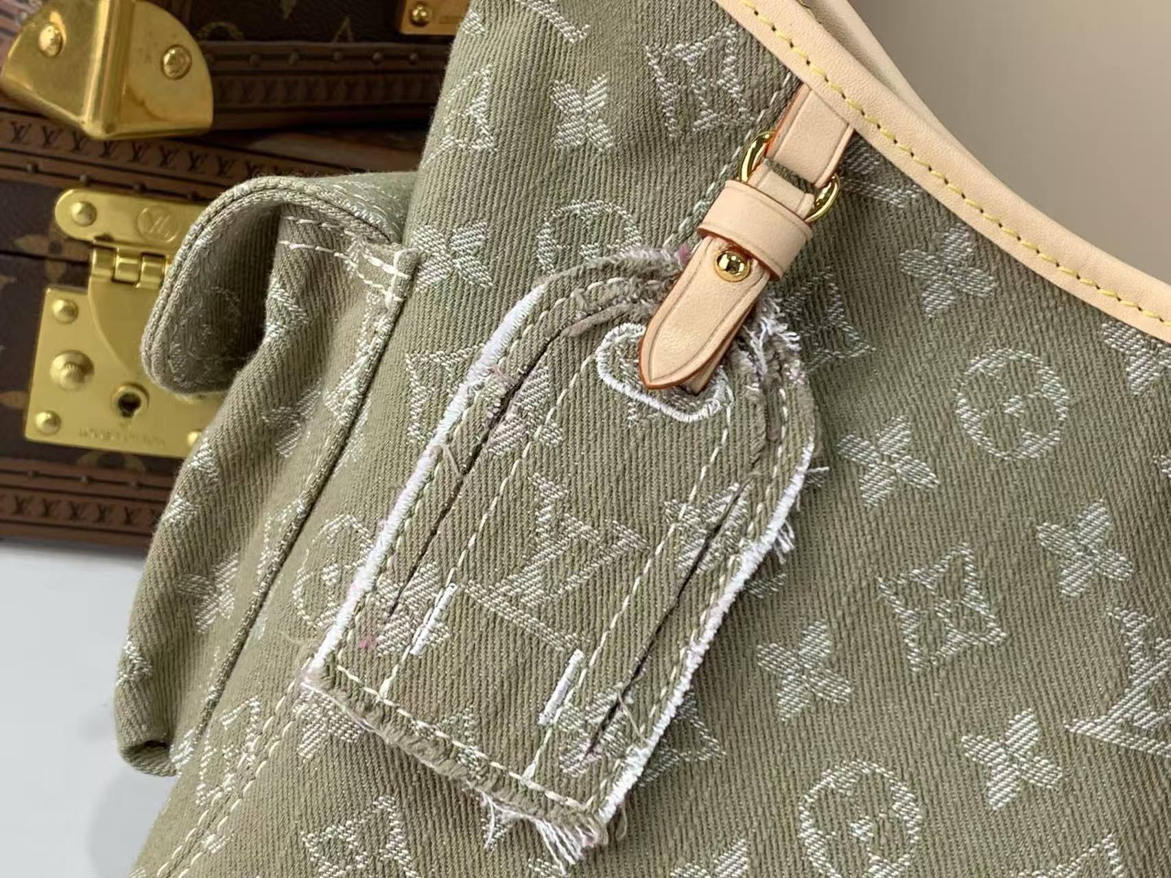 LV Carryall Cargo PM (item number M27623 khaki green denim)