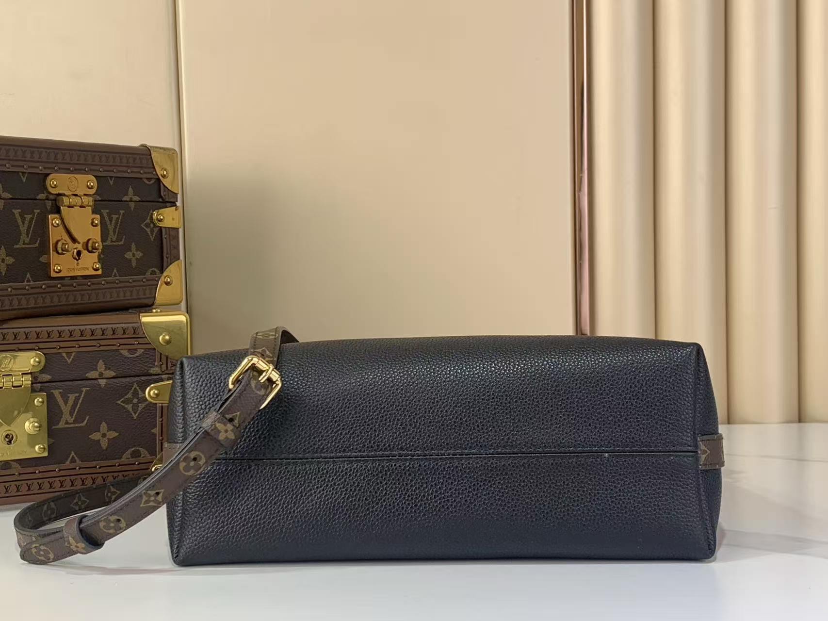 LV Multipass Grained Leather Multi-Wear Hobo Handbag