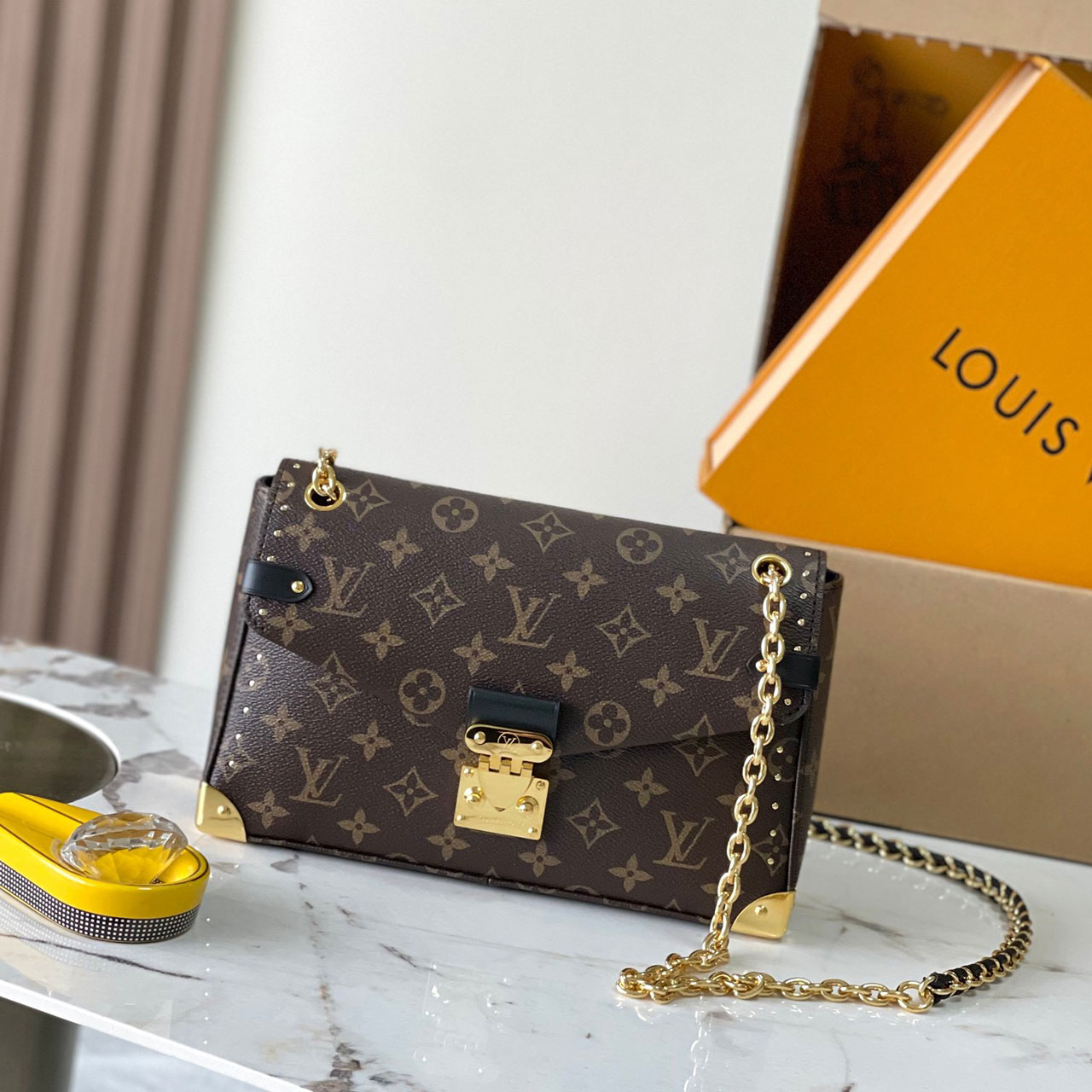 LV Pochette M é tis vintage metal box shaped chain mailman bag