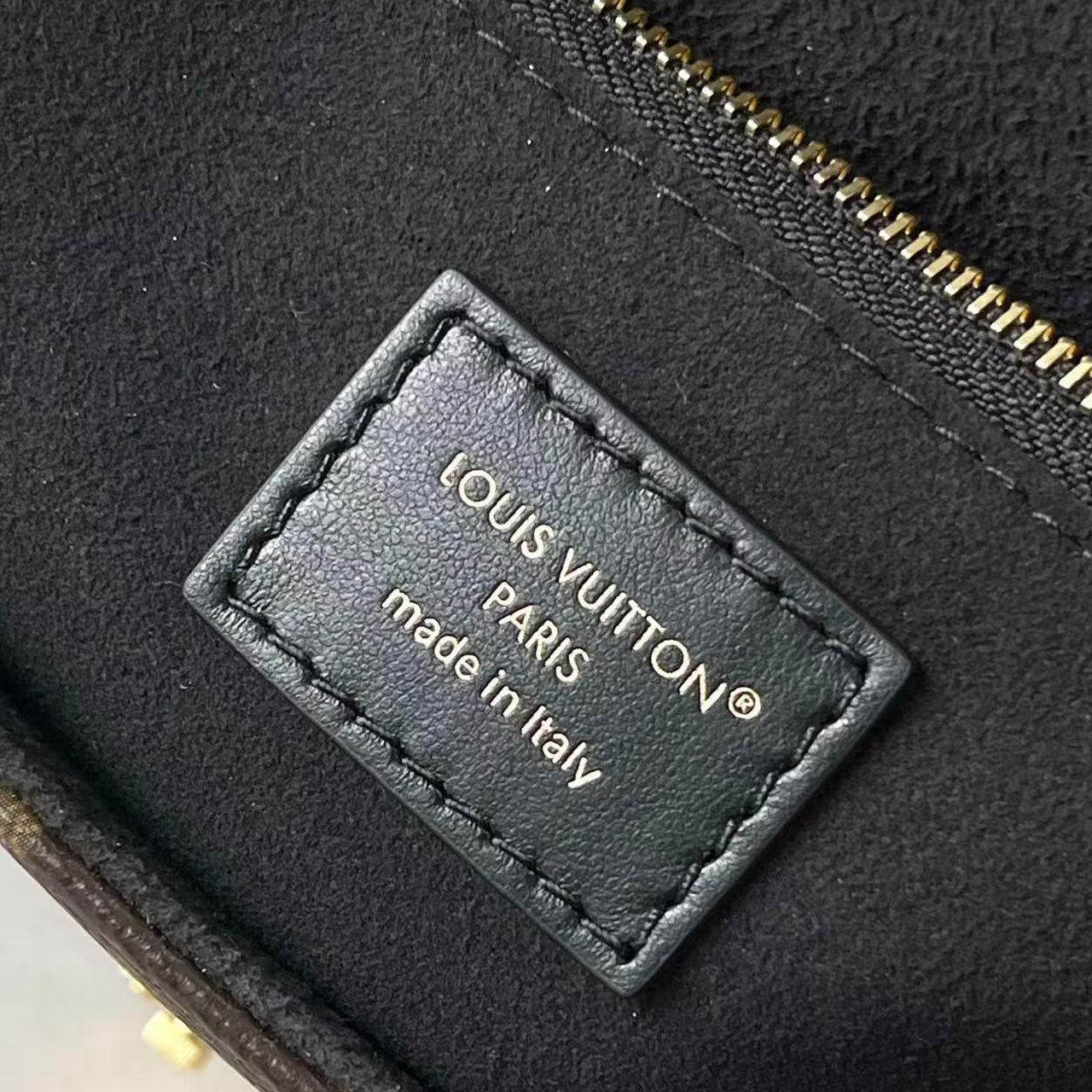 LV Pochette M é tis vintage metal box shaped chain mailman bag