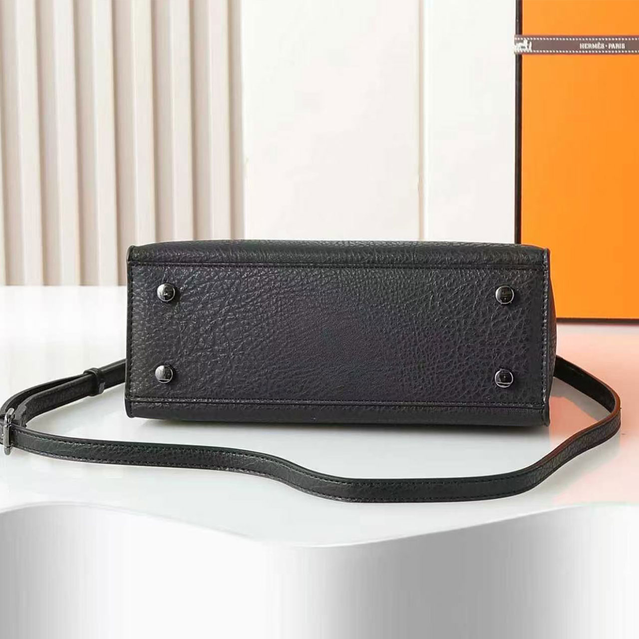 Herm è s Kelly 25 Black Togo Leather Silver Buckle Handbag