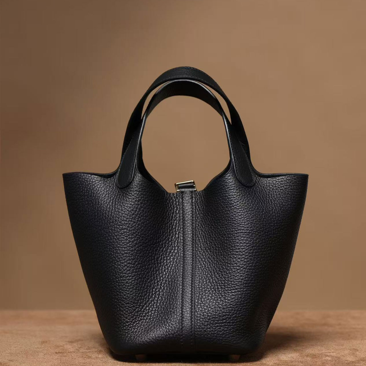 Herm è s Picotin Lock Basket 18 Black Togo Gold Buckle Handbag