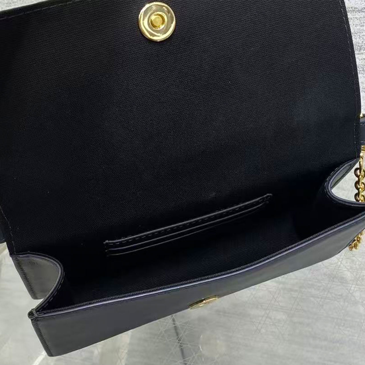 Dior 30 Montaigne Vintage Montaigne Handheld Chain Underarm Bag