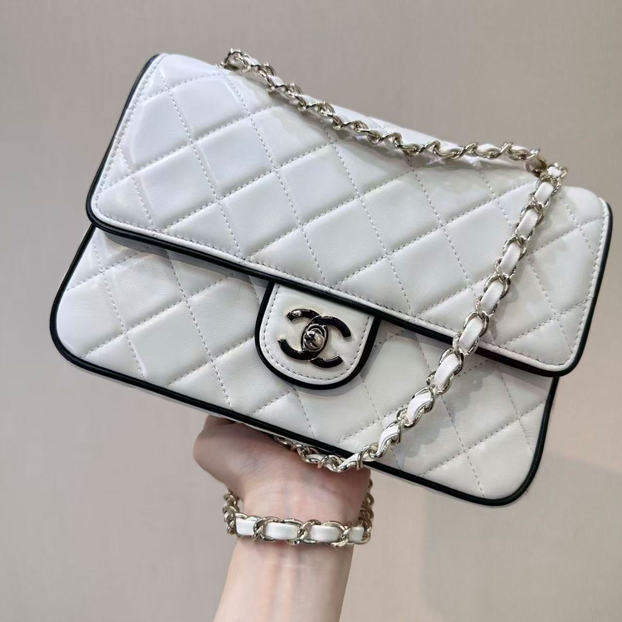 CHANEL Aries leather black rolled edge silver buckle Classic Flap small diamond grid bag