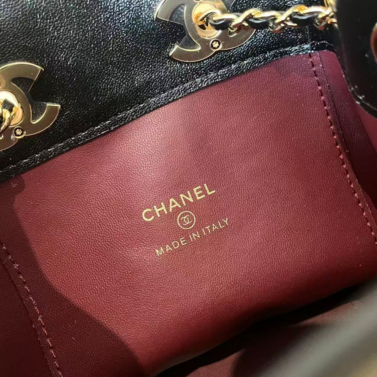 CHANEL black diamond grid double C chain vertical mobile phone crossbody bag