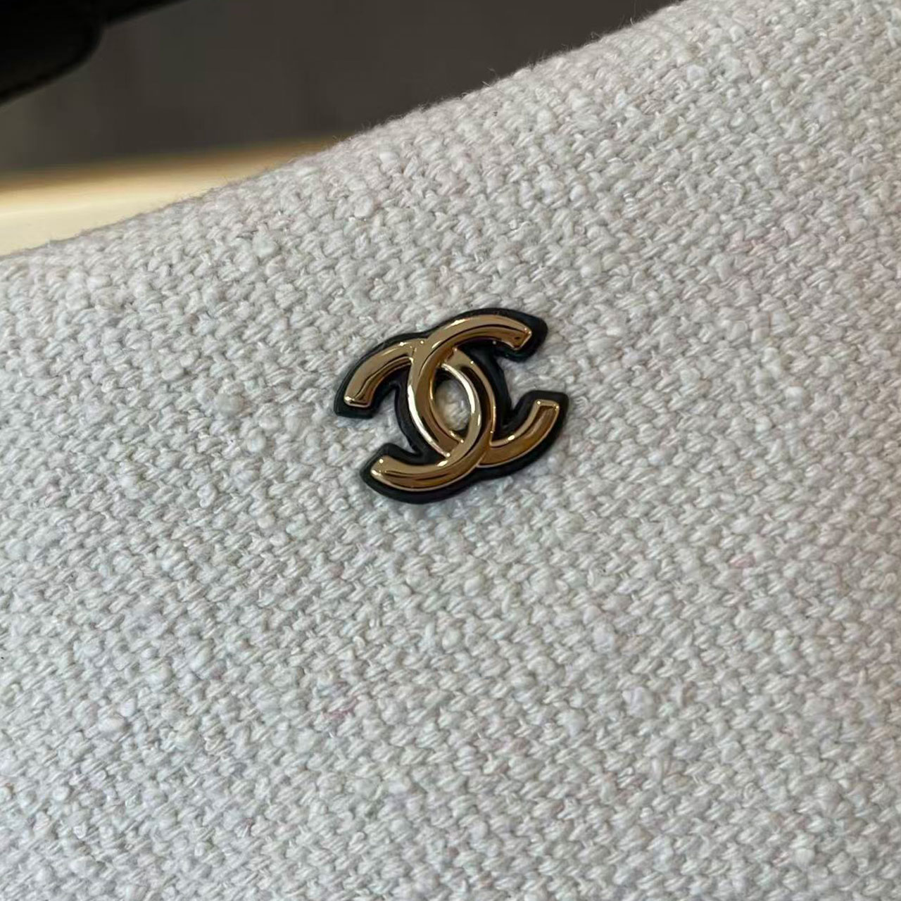 CHANEL Rice White Coarse Fleece Black Leather Handheld Chain Lunch Box Bag