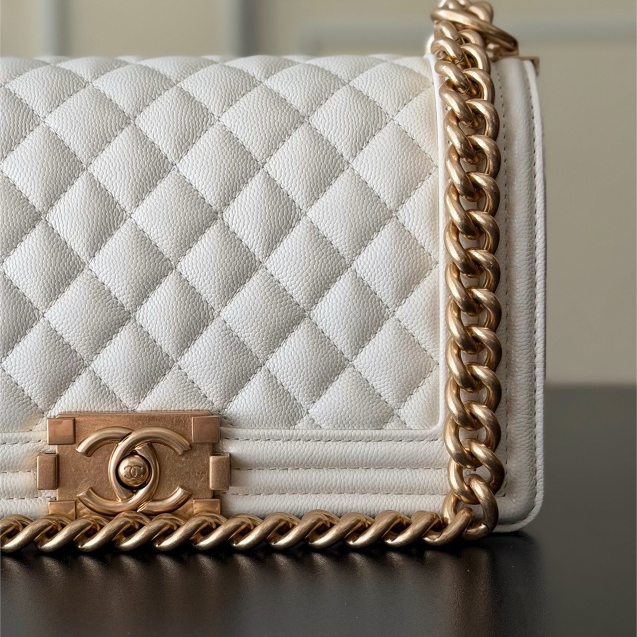 CHANEL beige caviar cowhide vintage gold buckle Leboy medium chain bag
