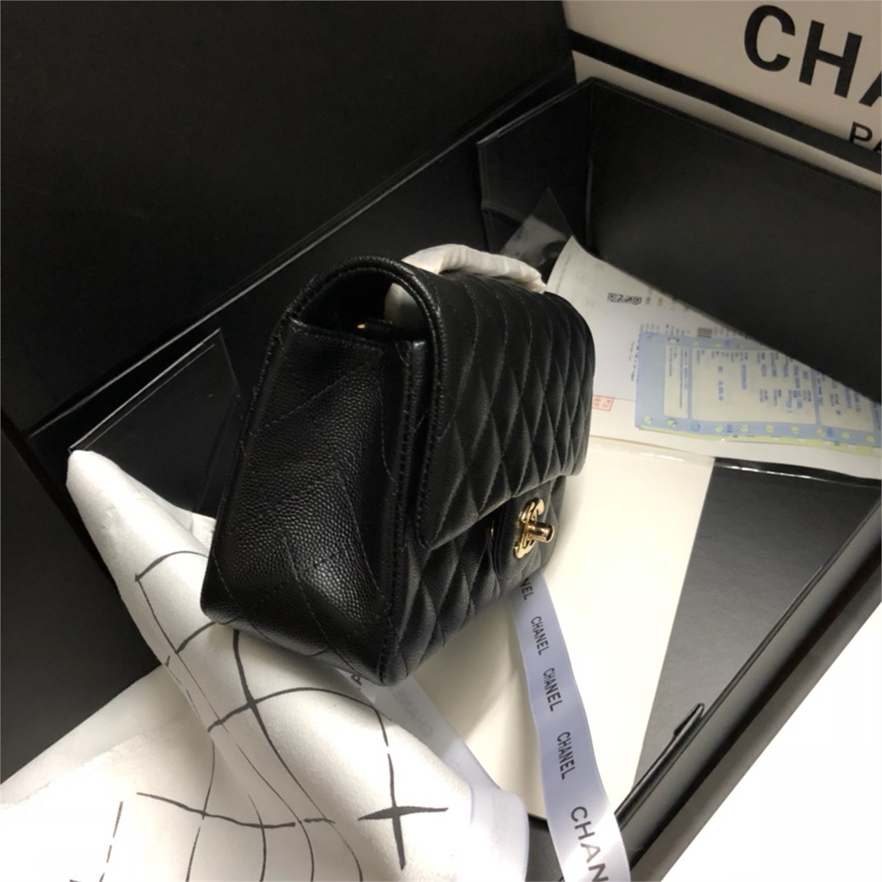 CHANEL black caviar cowhide silver buckle CF mini chain bag