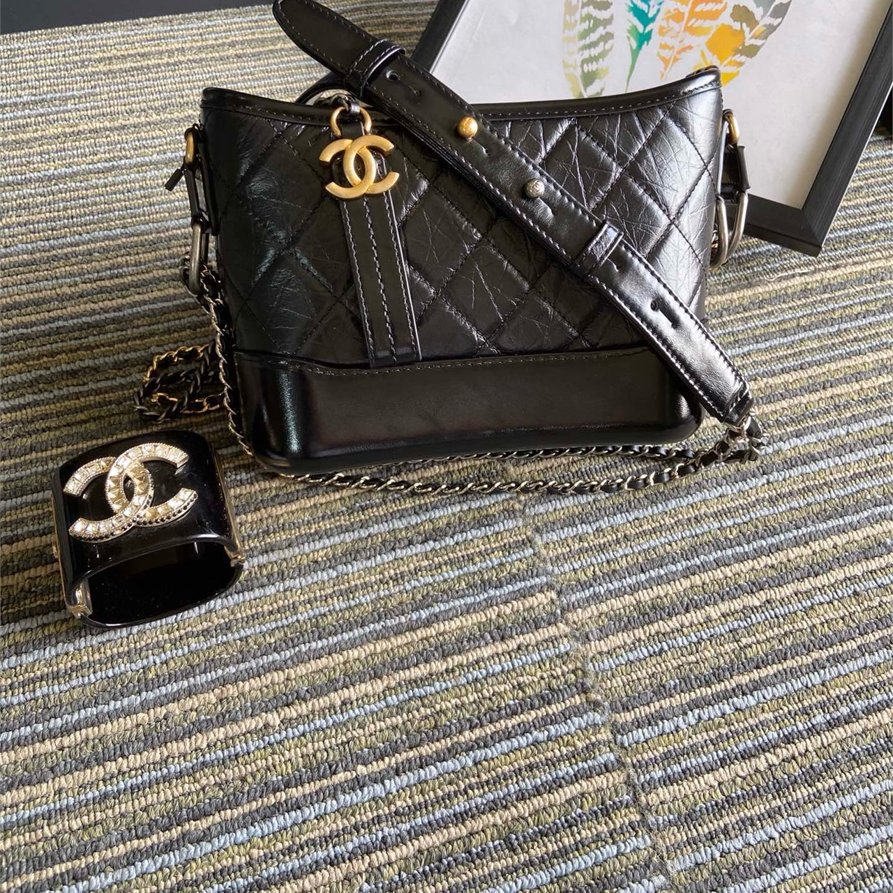 CHANEL black retro oil wax cowhide small wandering bucket bag