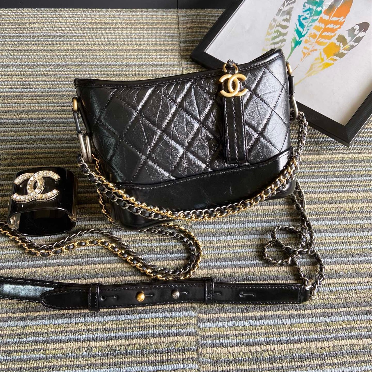 CHANEL black retro oil wax cowhide small wandering bucket bag