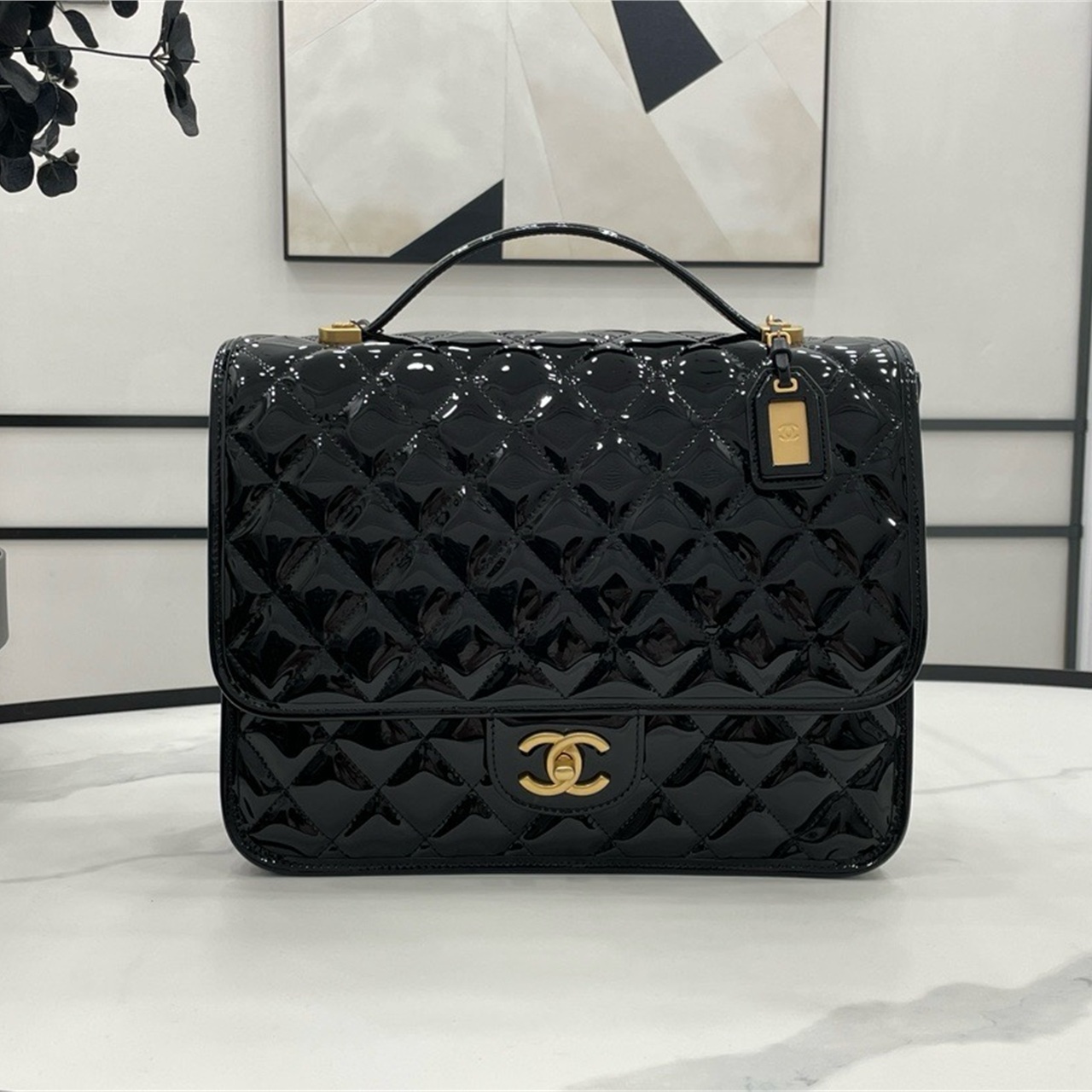 CHANEL shiny black patent leather diamond grid hand-held document mailman bag
