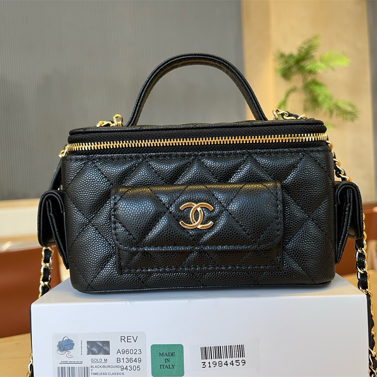 CHANEL Milk White Caviar Leather Handheld Makeup Box Chain Bag
