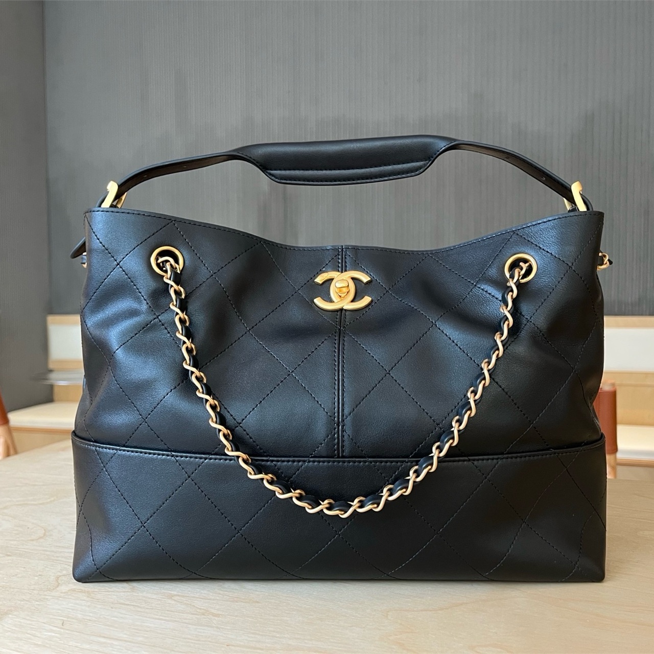 CHANEL Milk White Smooth Leather Diamond Grid Double Chain Tote Commuter Bag
