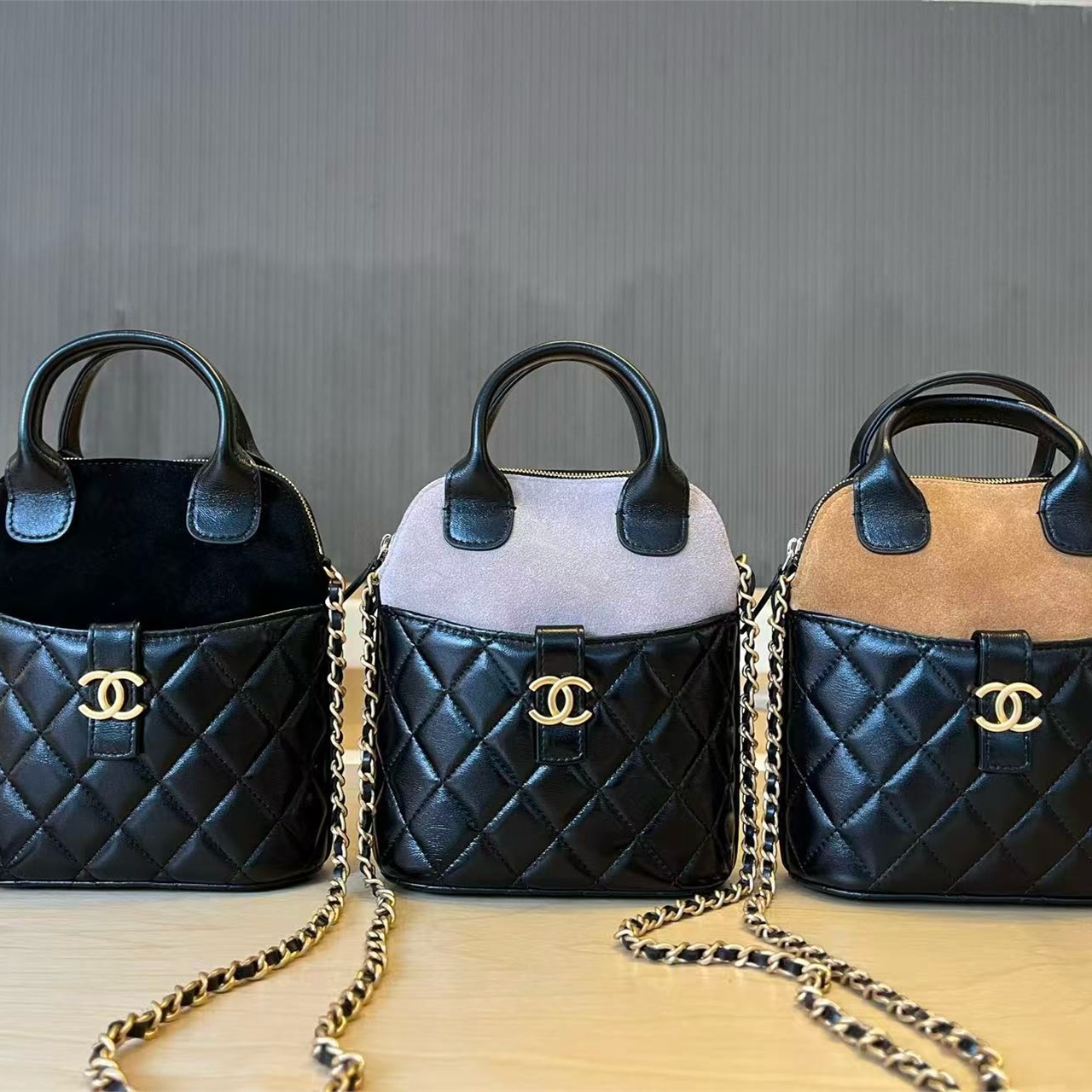 CHANEL Black Caviar Cowhide Vertical Handheld Shoulder Cross Shoulder Small Backpack