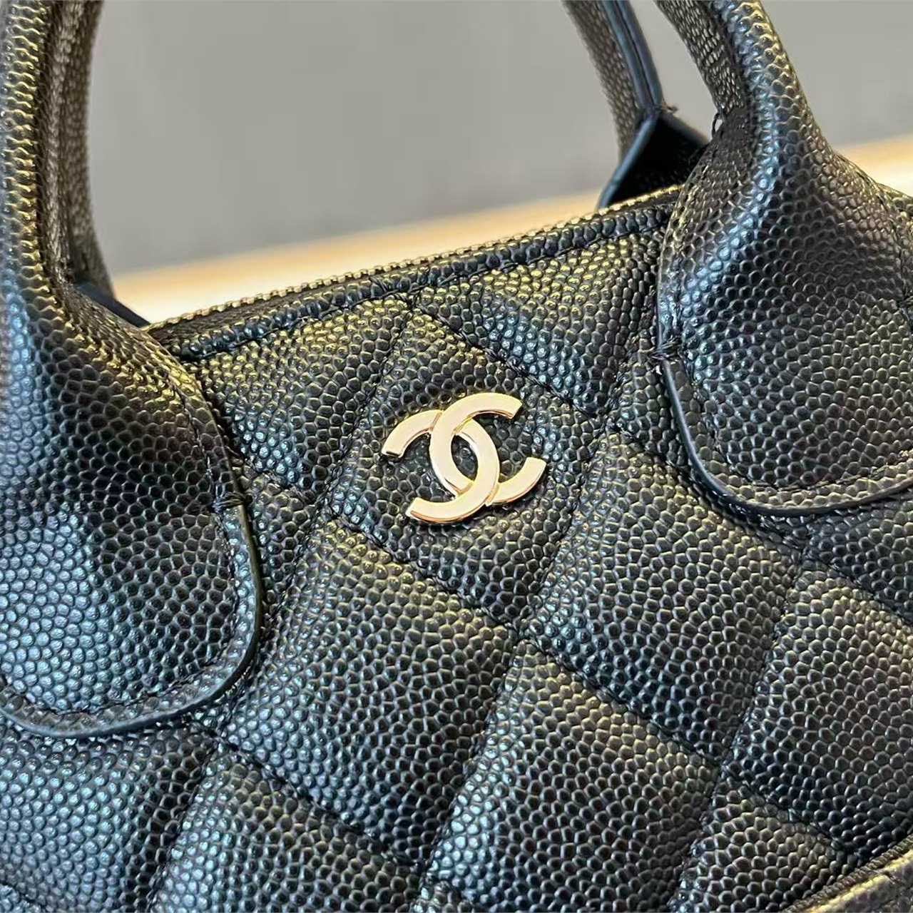 CHANEL Black Caviar Cowhide Vertical Handheld Shoulder Cross Shoulder Small Backpack