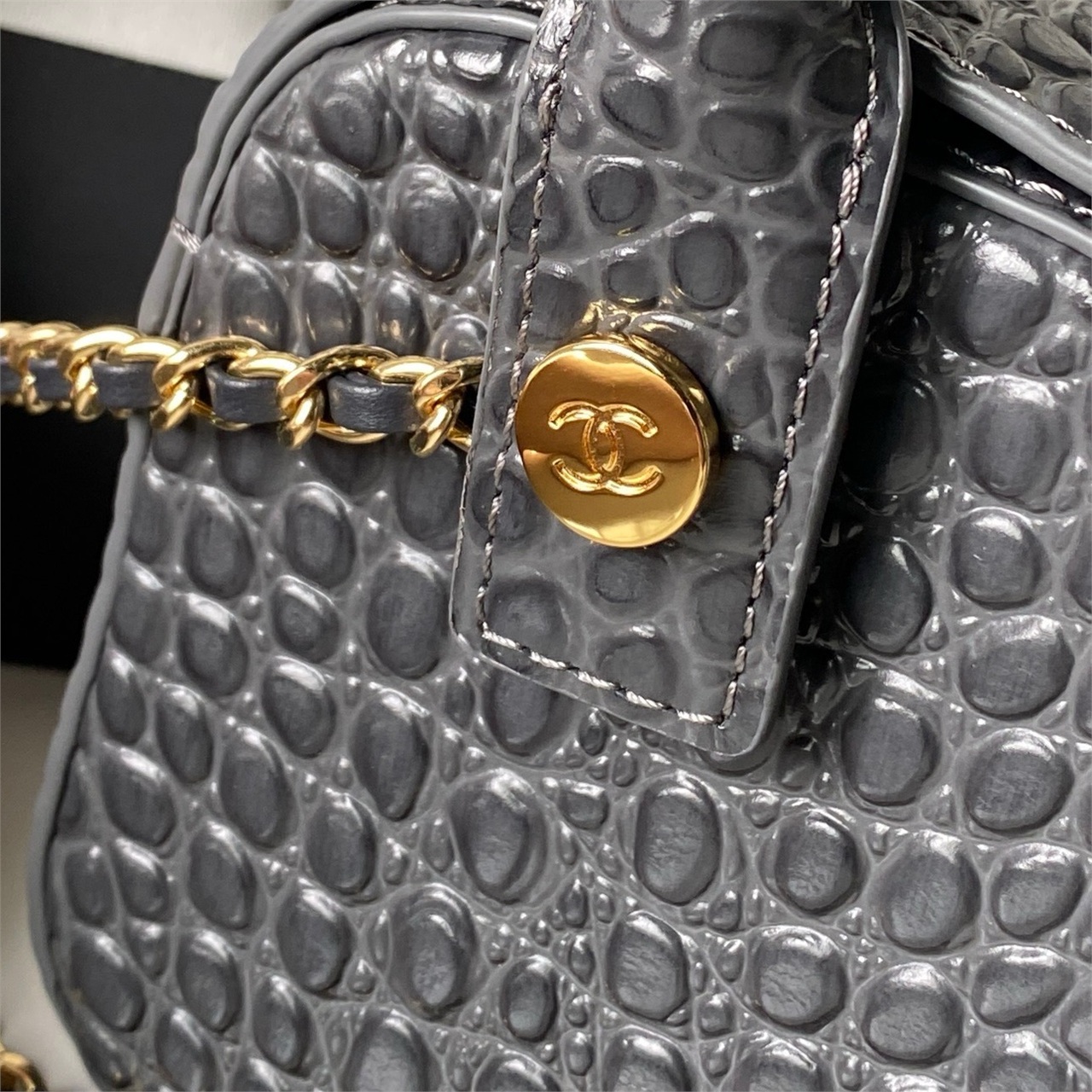 CHANEL dark gray shiny crocodile patterned cowhide hand-held stick armpit bag