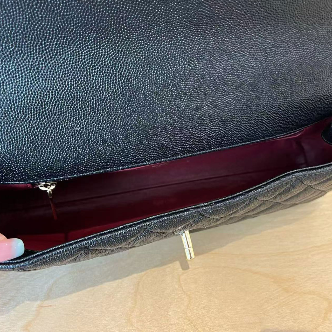 CHANEL Black Caviar Cowhide Wine Red Lizard Pattern Handle Long Stick Handheld Crossbody Bag