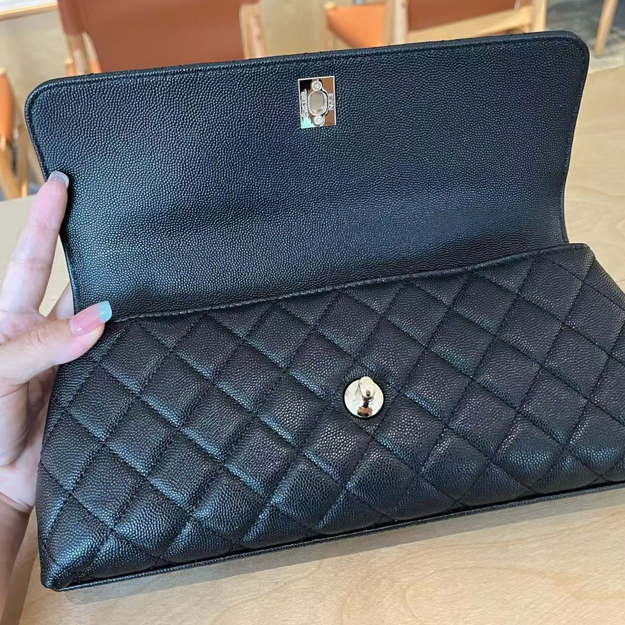 CHANEL Black Caviar Cowhide Wine Red Lizard Pattern Handle Long Stick Handheld Crossbody Bag