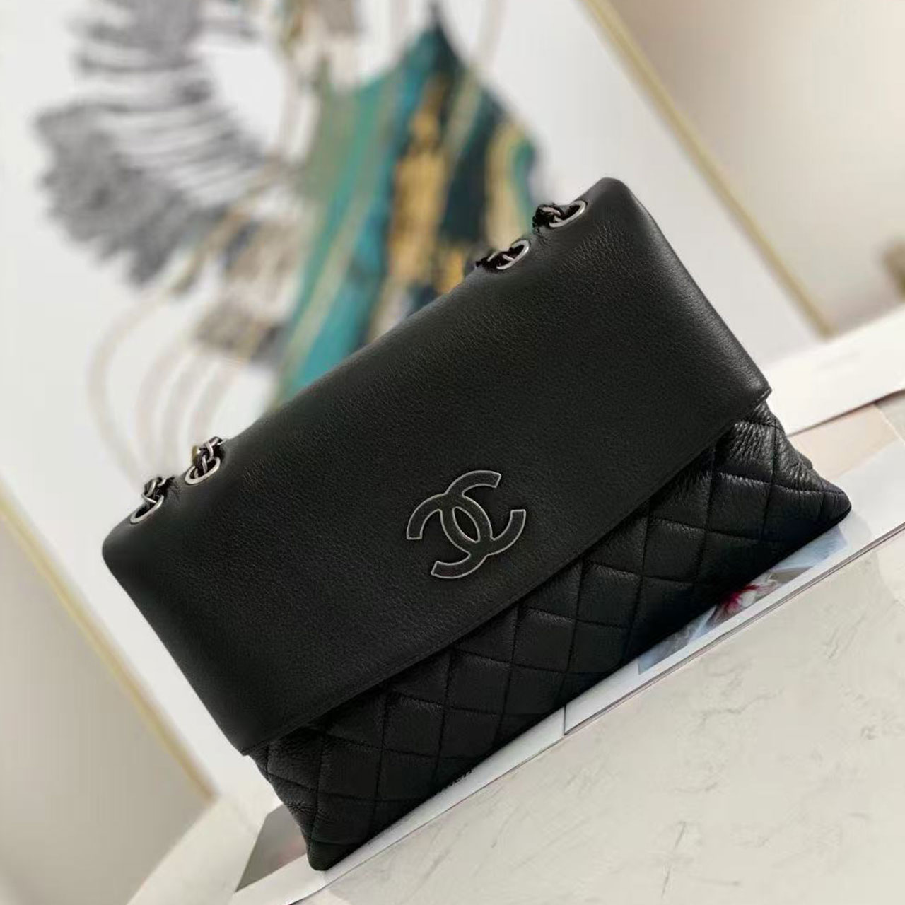 CHANEL black grain cowhide splicing diamond grid flip chain bag