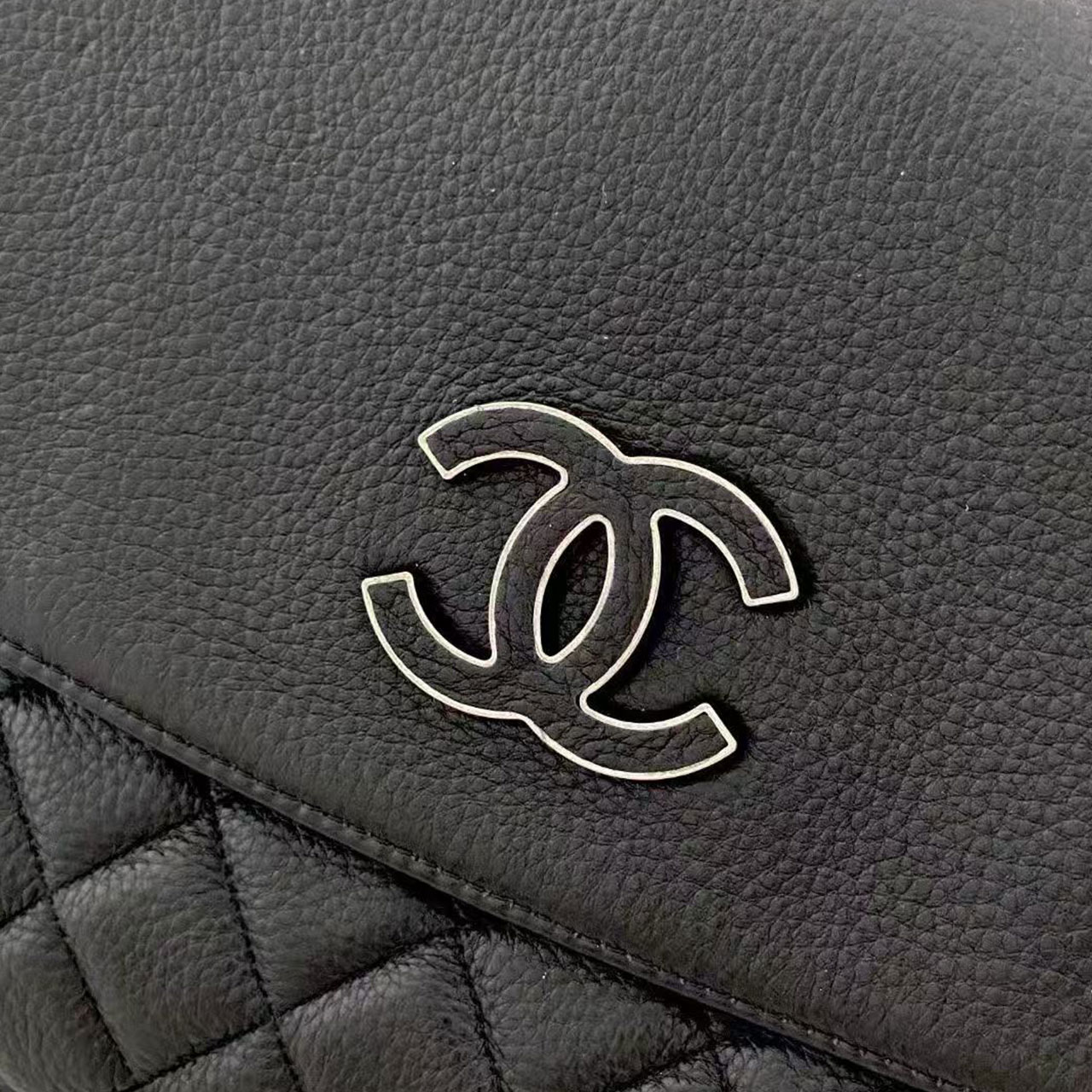 CHANEL black grain cowhide splicing diamond grid flip chain bag
