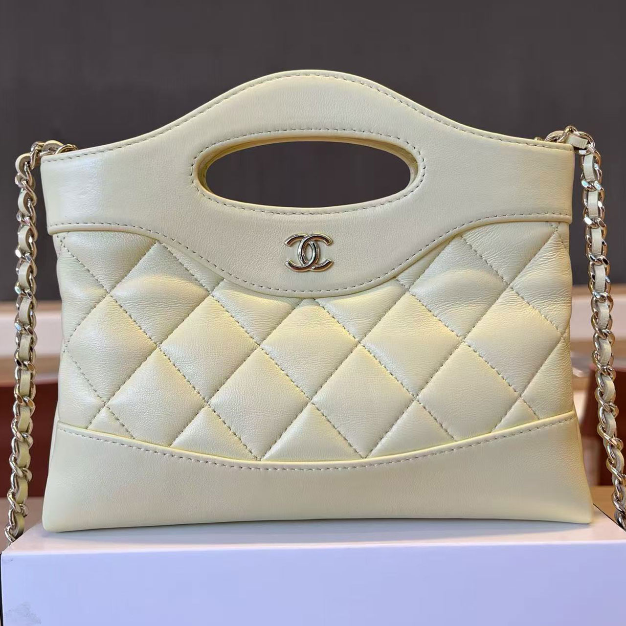CHANEL Black Soft Light Sheepskin Hollow Handheld Diamond Grid Crossover Tote Bag