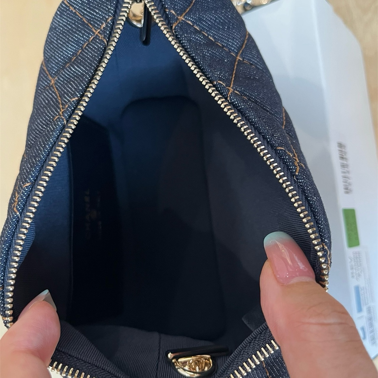 CHANEL Retro Deep Blue Cowboy Diamond Grid Mini Handheld Underarm Bucket Bag