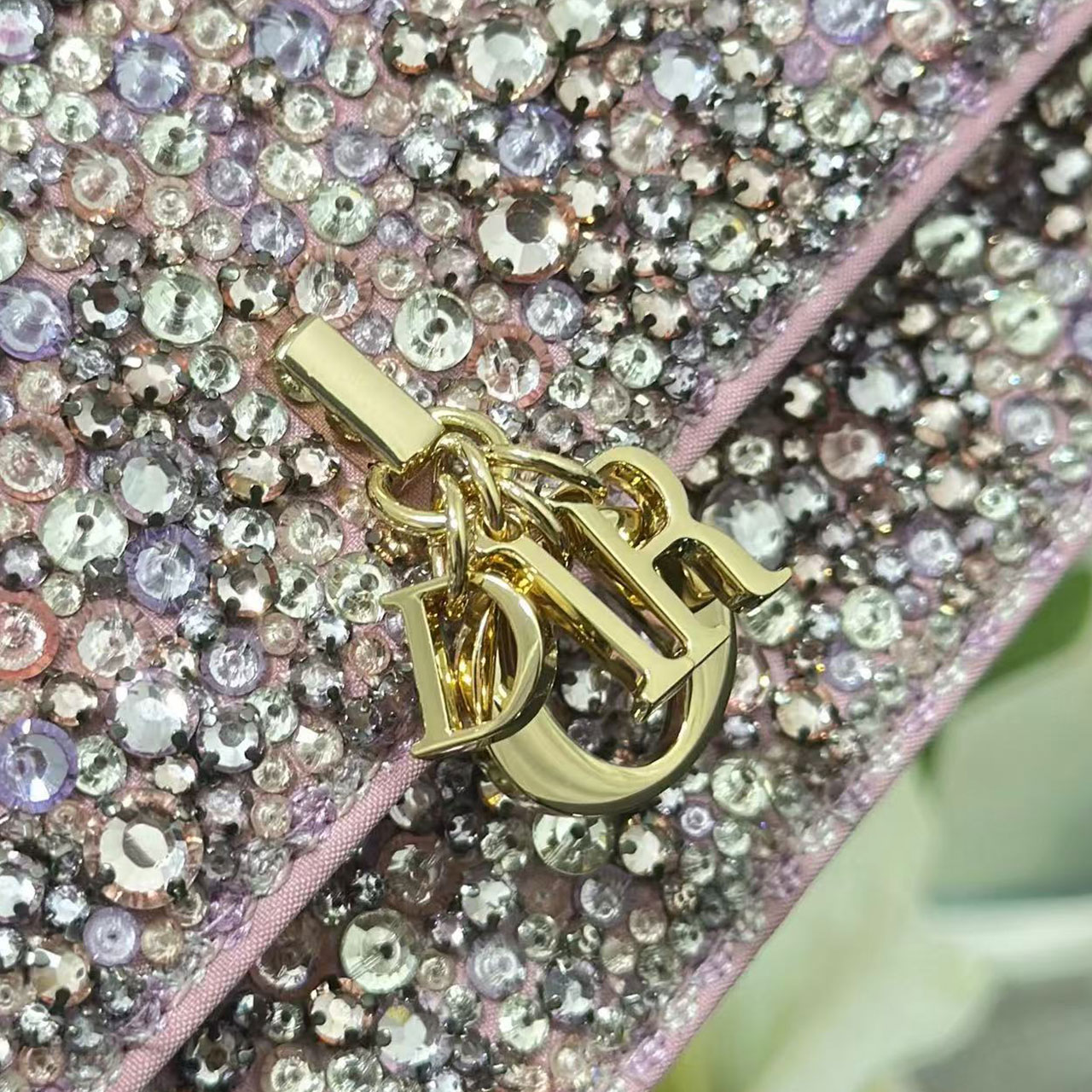 Miss Dior Embroidered Light Purple Pearl Diamond, New Product in Chain Bag Series