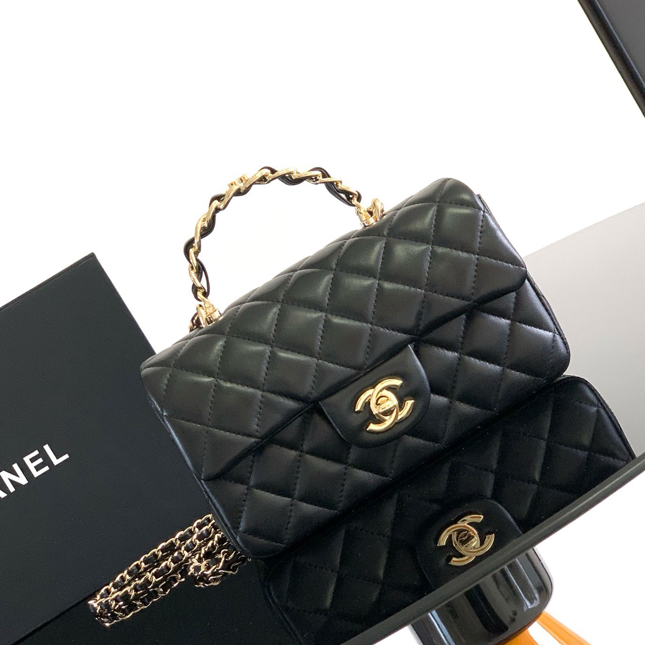CHANEL white caviar diamond grid hand-held chain WOC long crossbody bag